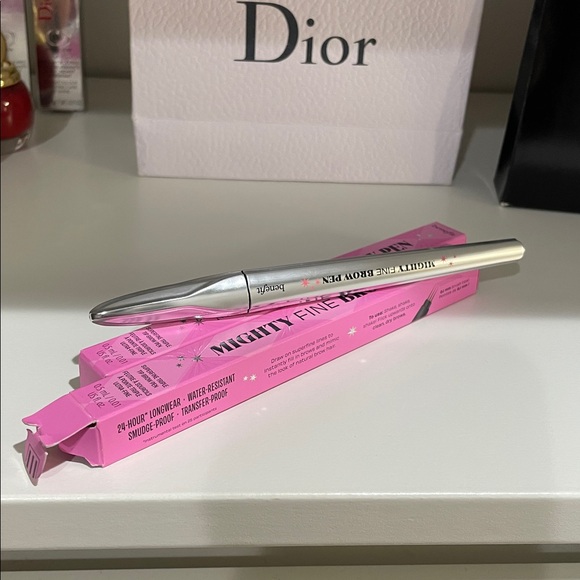 NWT Benefit Mighty Fine Brow Pen in Warm Light Brown one for $18 or two for $30 - Picture 3 of 4